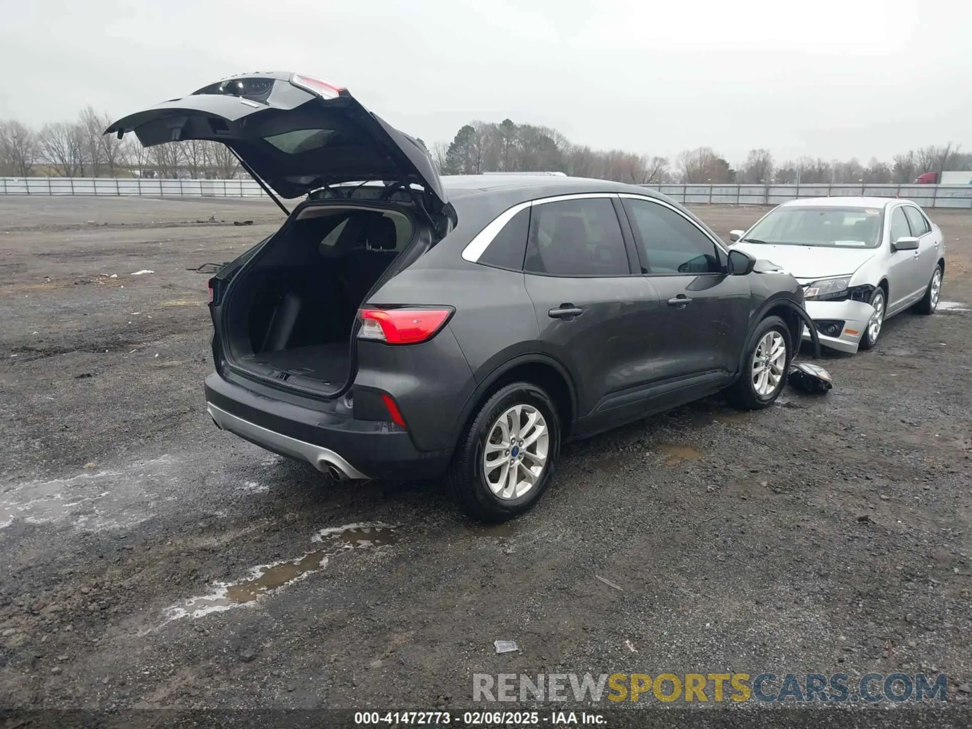 4 fotografías del automóvil dañado 1FMCU0G68LUC38876 FORD ESCAPE 2020