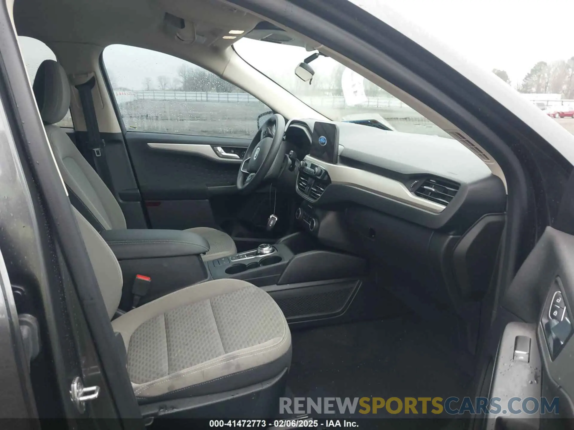 5 fotografías del automóvil dañado 1FMCU0G68LUC38876 FORD ESCAPE 2020