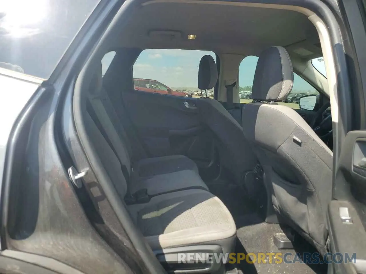 10 fotografías del automóvil dañado 1FMCU0G68LUC62482 FORD ESCAPE 2020