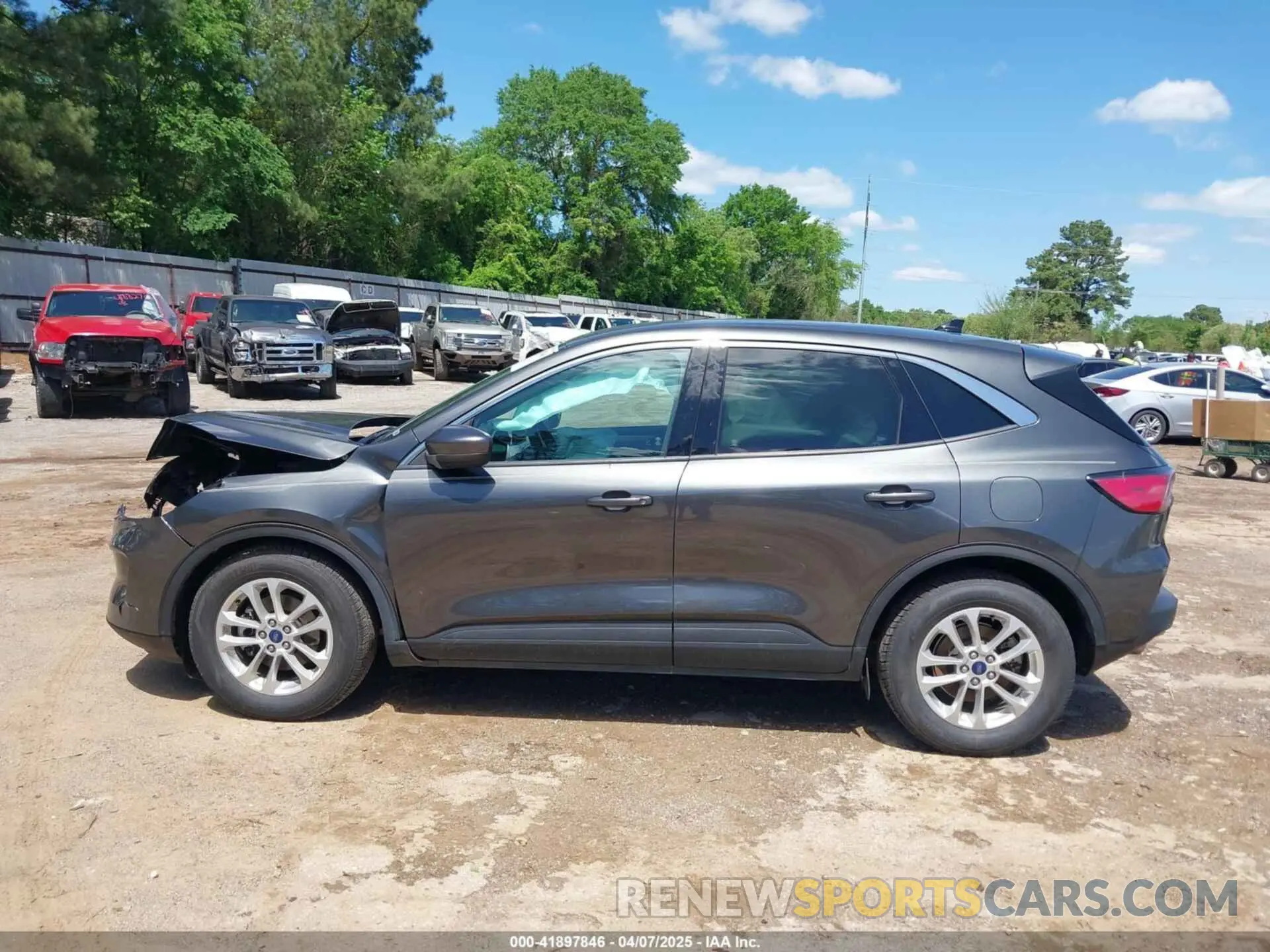 14 fotografías del automóvil dañado 1FMCU0G69LUA23118 FORD ESCAPE 2020