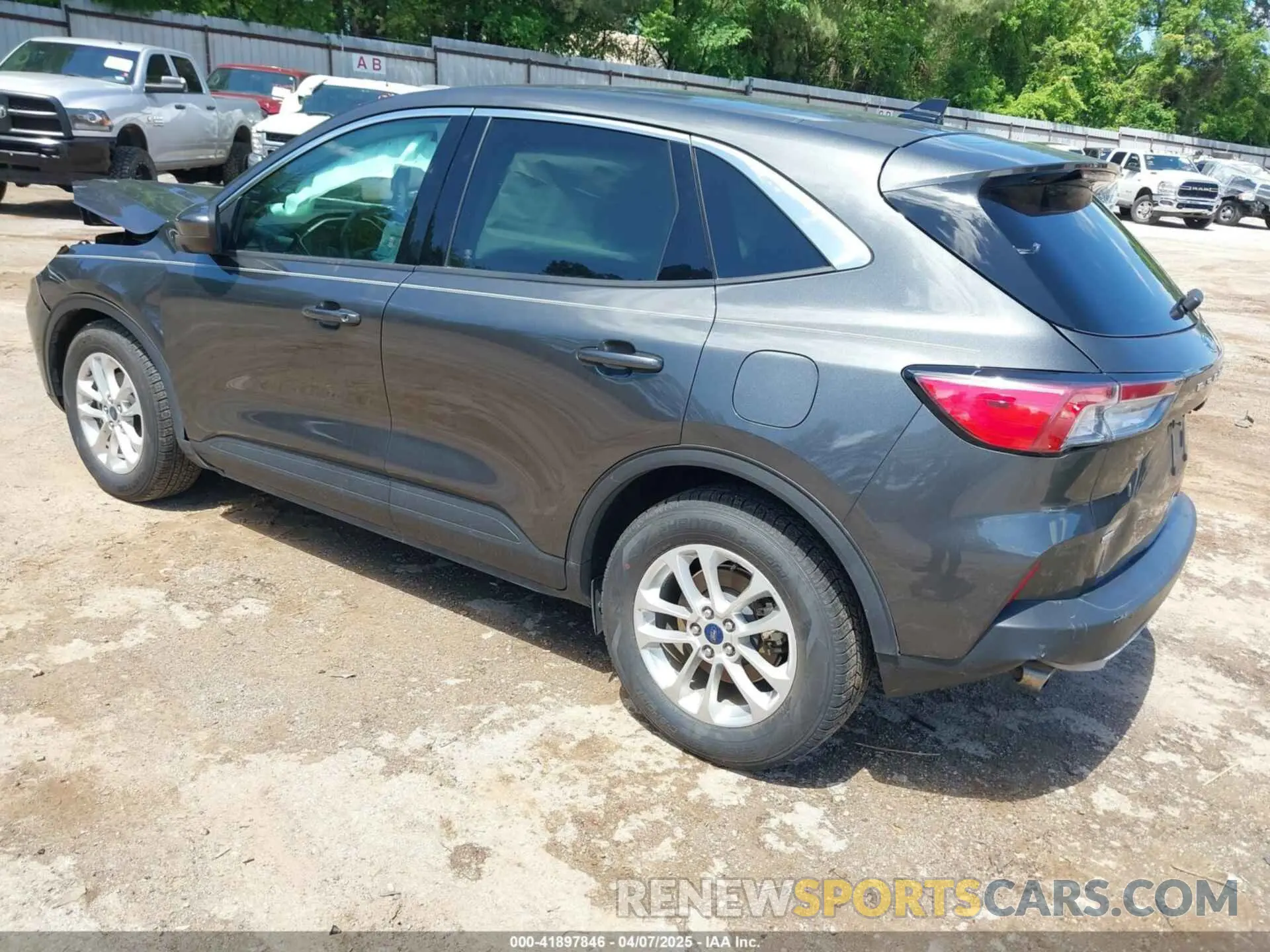 3 fotografías del automóvil dañado 1FMCU0G69LUA23118 FORD ESCAPE 2020