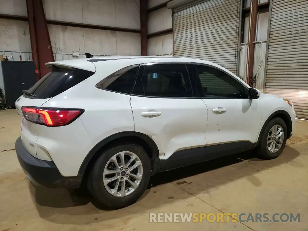 3 fotografías del automóvil dañado 1FMCU0G69LUA32319 FORD ESCAPE 2020