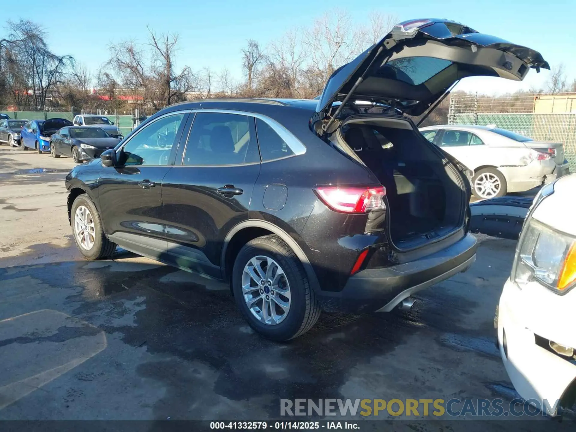 3 fotografías del automóvil dañado 1FMCU0G69LUA65918 FORD ESCAPE 2020