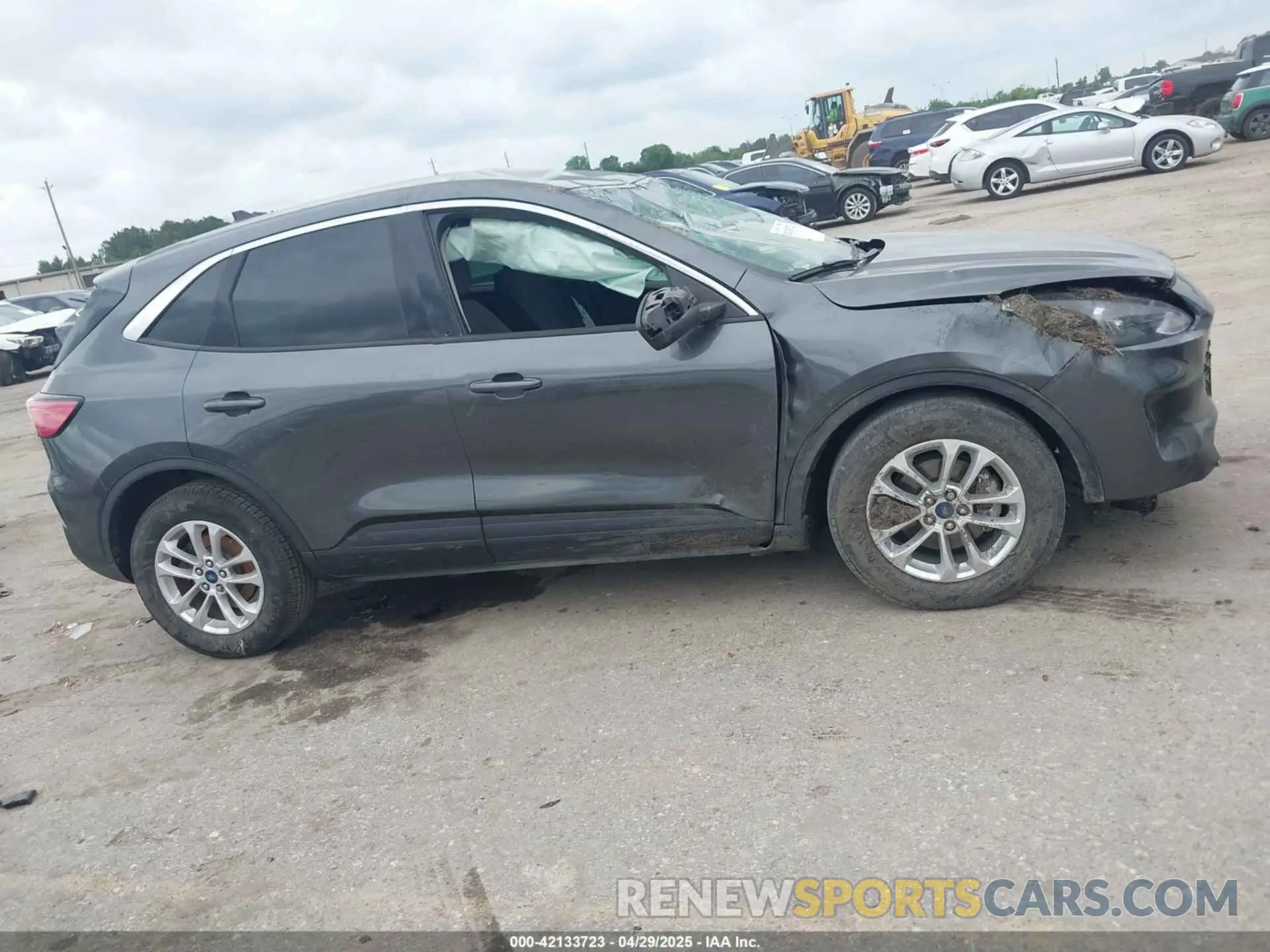 13 fotografías del automóvil dañado 1FMCU0G69LUA75204 FORD ESCAPE 2020