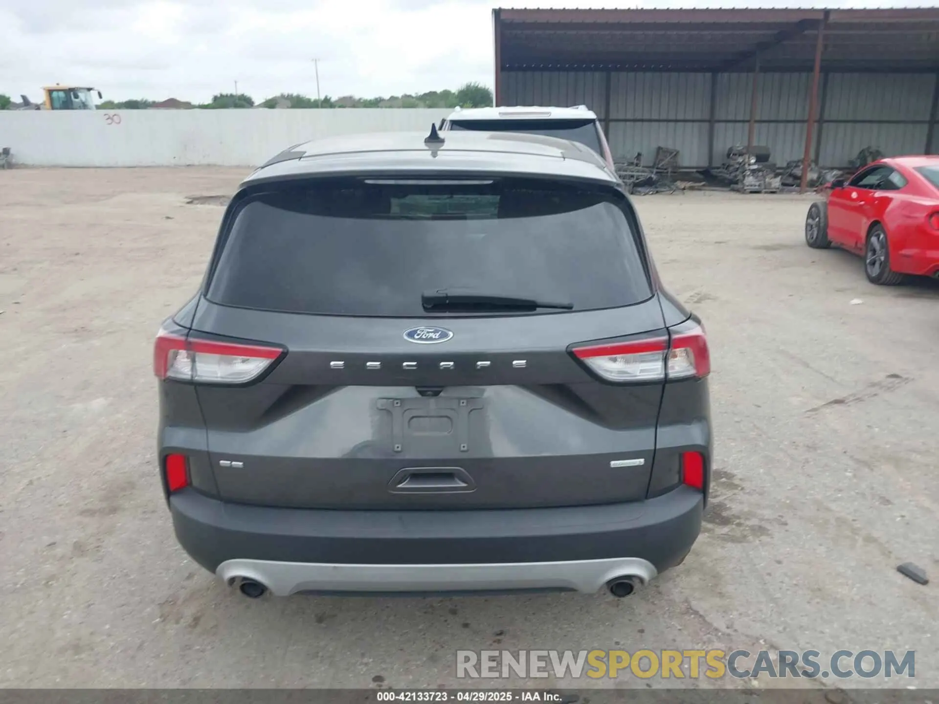 16 fotografías del automóvil dañado 1FMCU0G69LUA75204 FORD ESCAPE 2020