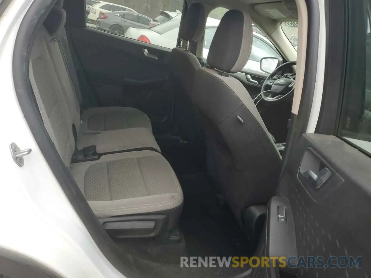 10 fotografías del automóvil dañado 1FMCU0G69LUA94738 FORD ESCAPE 2020