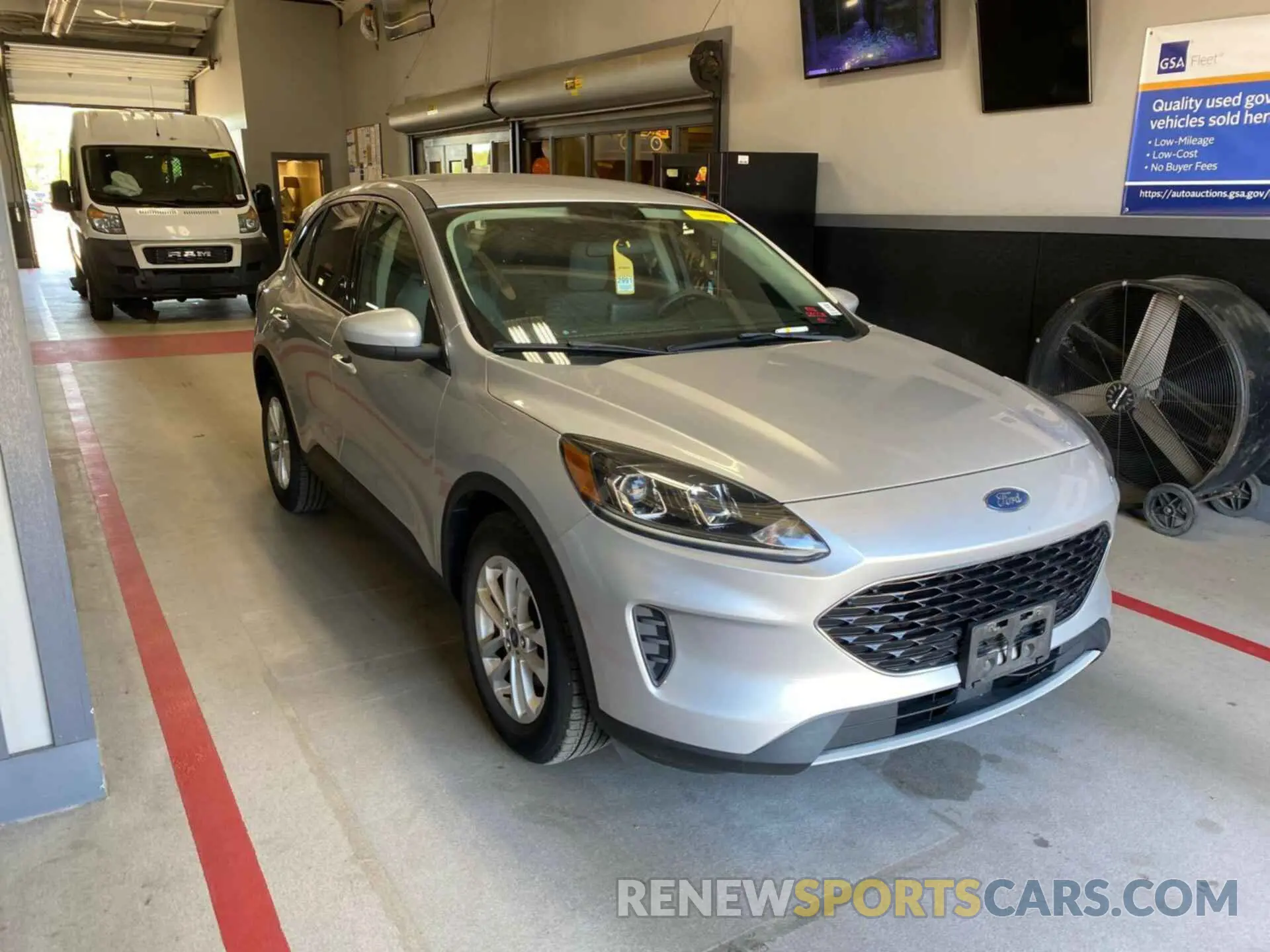 13 fotografías del automóvil dañado 1FMCU0G69LUB45140 FORD ESCAPE 2020