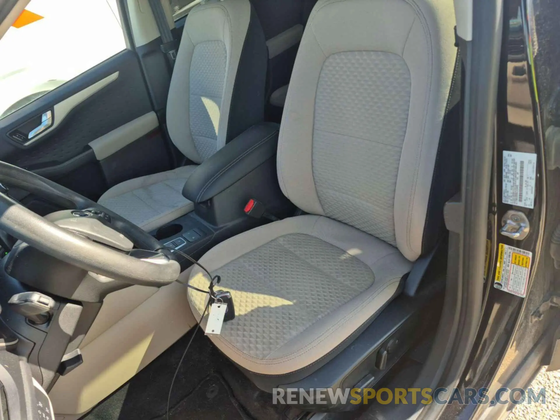 21 fotografías del automóvil dañado 1FMCU0G69LUC29832 FORD ESCAPE 2020
