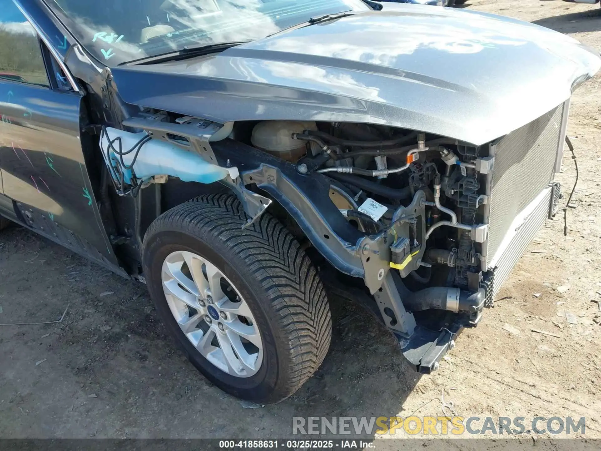 18 fotografías del automóvil dañado 1FMCU0G6XLUC23957 FORD ESCAPE 2020