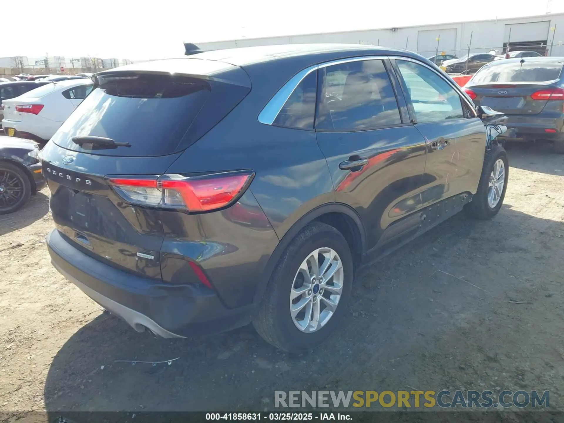 4 fotografías del automóvil dañado 1FMCU0G6XLUC23957 FORD ESCAPE 2020
