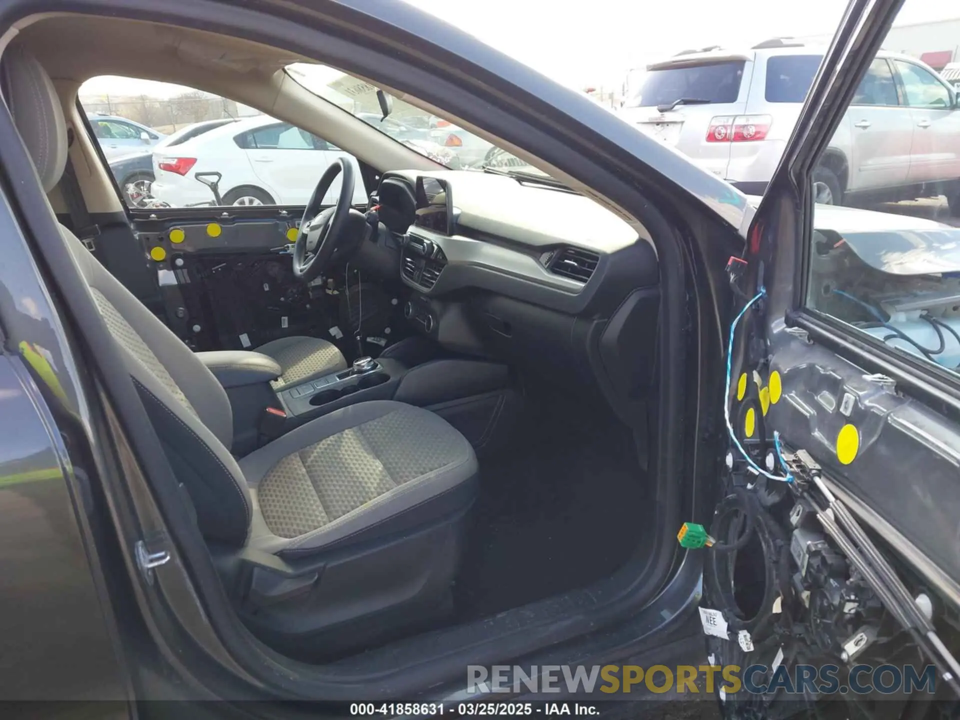 5 fotografías del automóvil dañado 1FMCU0G6XLUC23957 FORD ESCAPE 2020