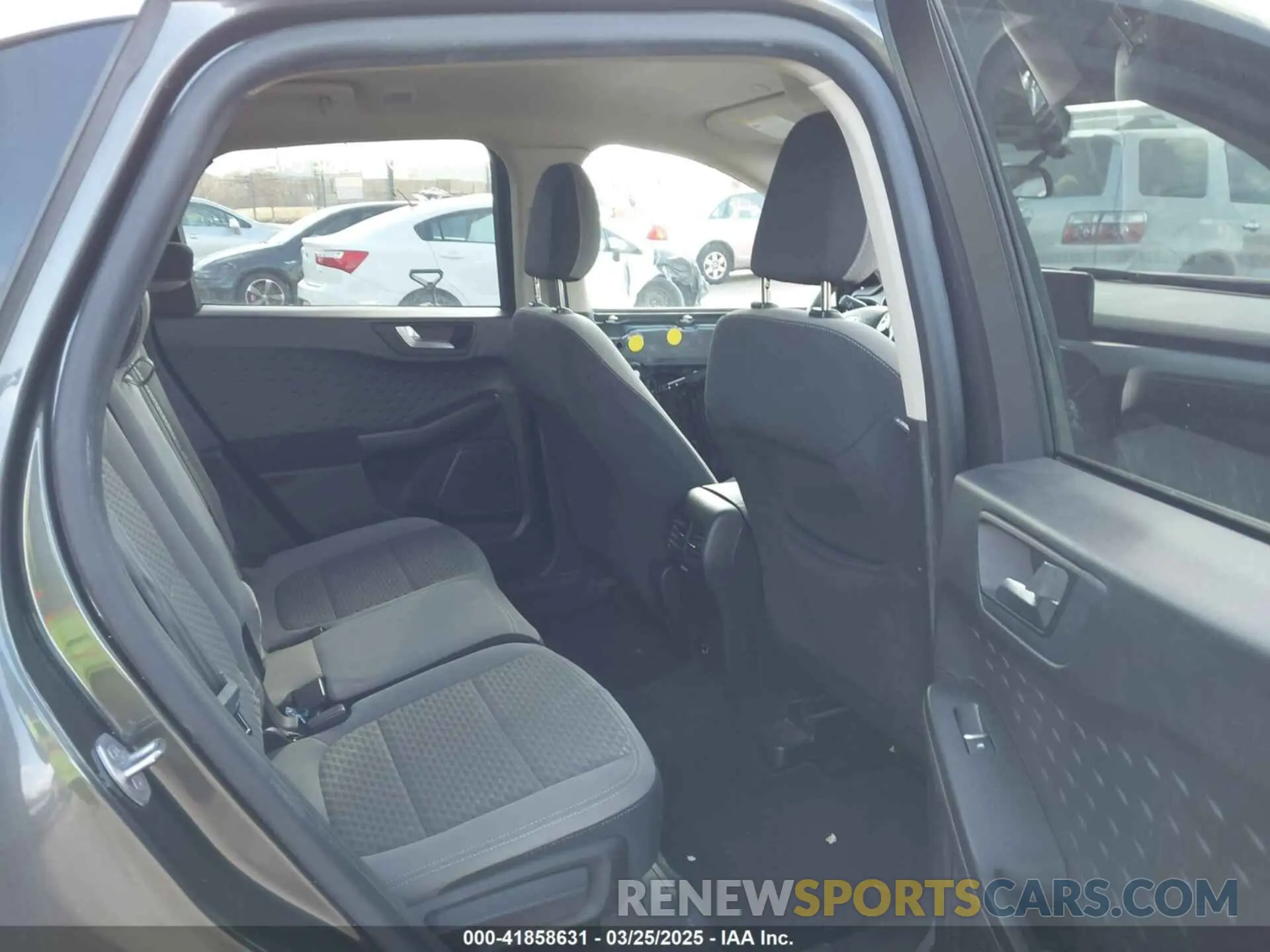 8 fotografías del automóvil dañado 1FMCU0G6XLUC23957 FORD ESCAPE 2020