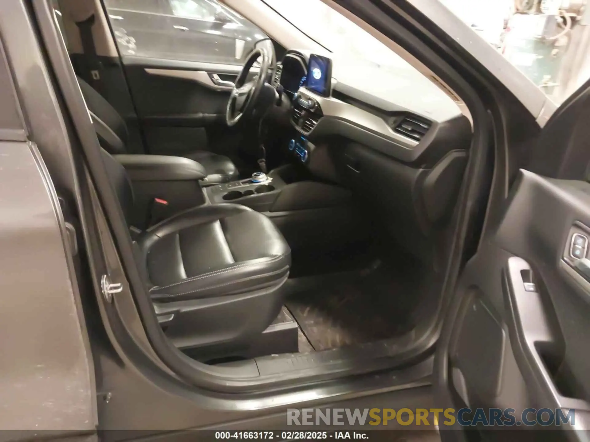 5 fotografías del automóvil dañado 1FMCU0H60LUA14872 FORD ESCAPE 2020