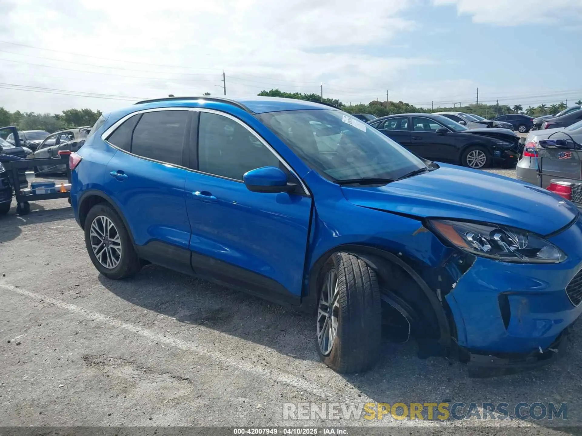 19 fotografías del automóvil dañado 1FMCU0H60LUB45316 FORD ESCAPE 2020