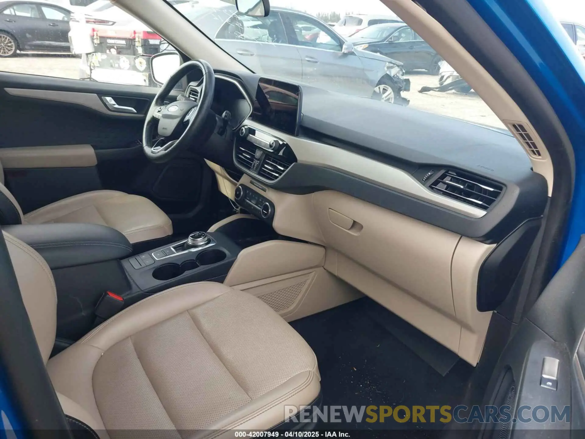 5 fotografías del automóvil dañado 1FMCU0H60LUB45316 FORD ESCAPE 2020