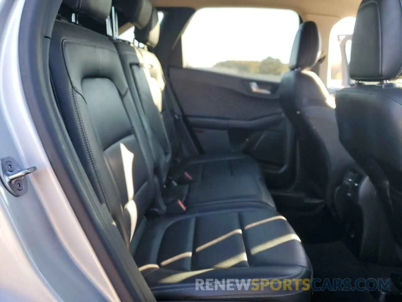 11 fotografías del automóvil dañado 1FMCU0H60LUC04381 FORD ESCAPE 2020