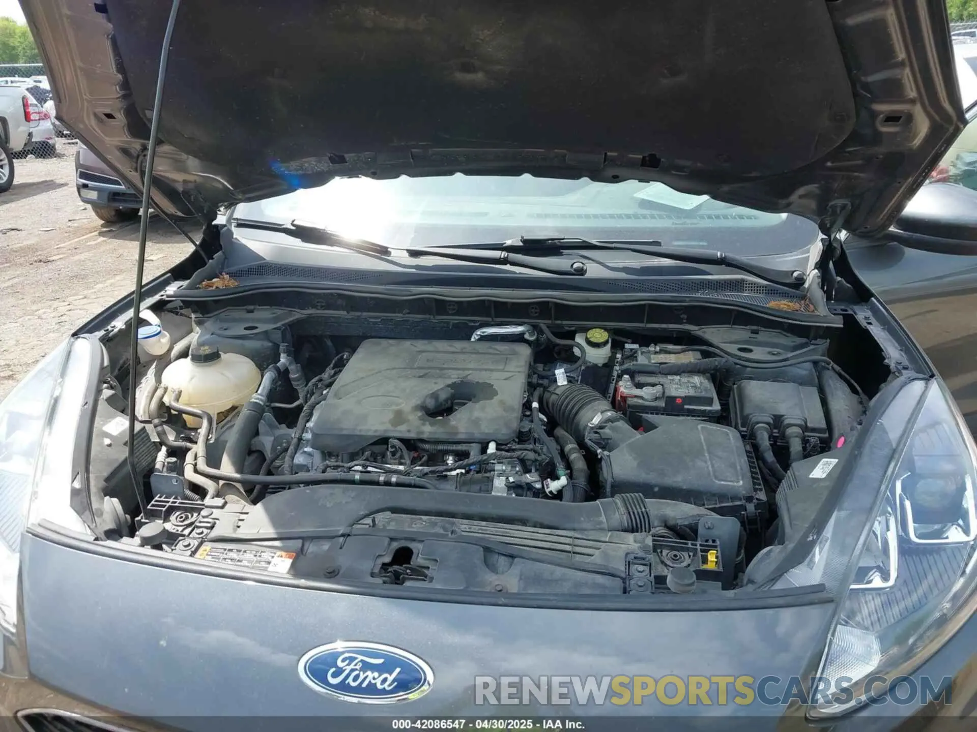 10 fotografías del automóvil dañado 1FMCU0H61LUA23452 FORD ESCAPE 2020