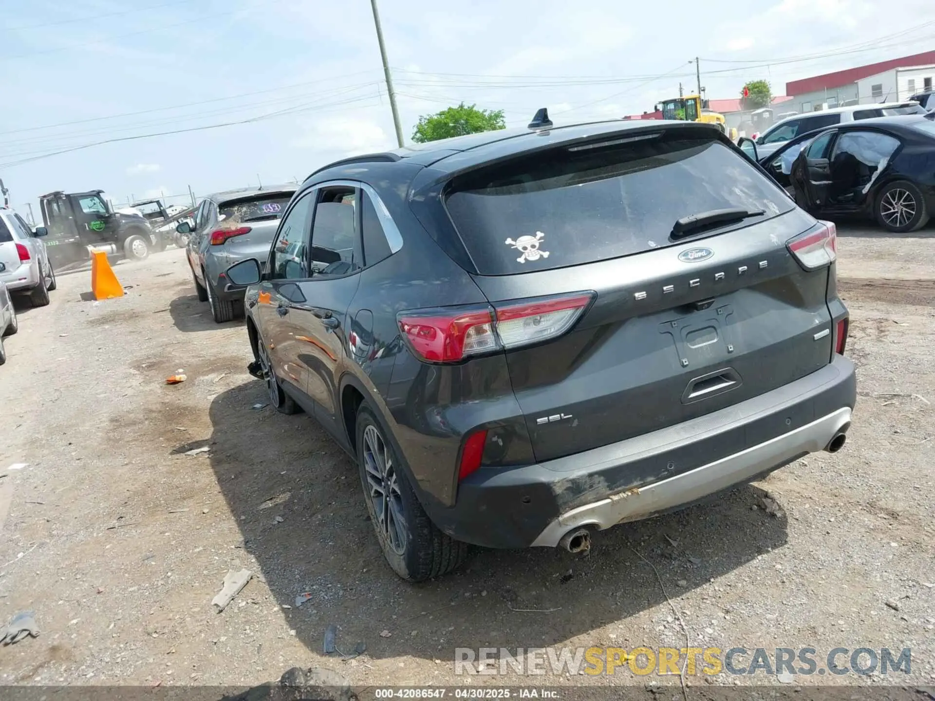 3 fotografías del automóvil dañado 1FMCU0H61LUA23452 FORD ESCAPE 2020