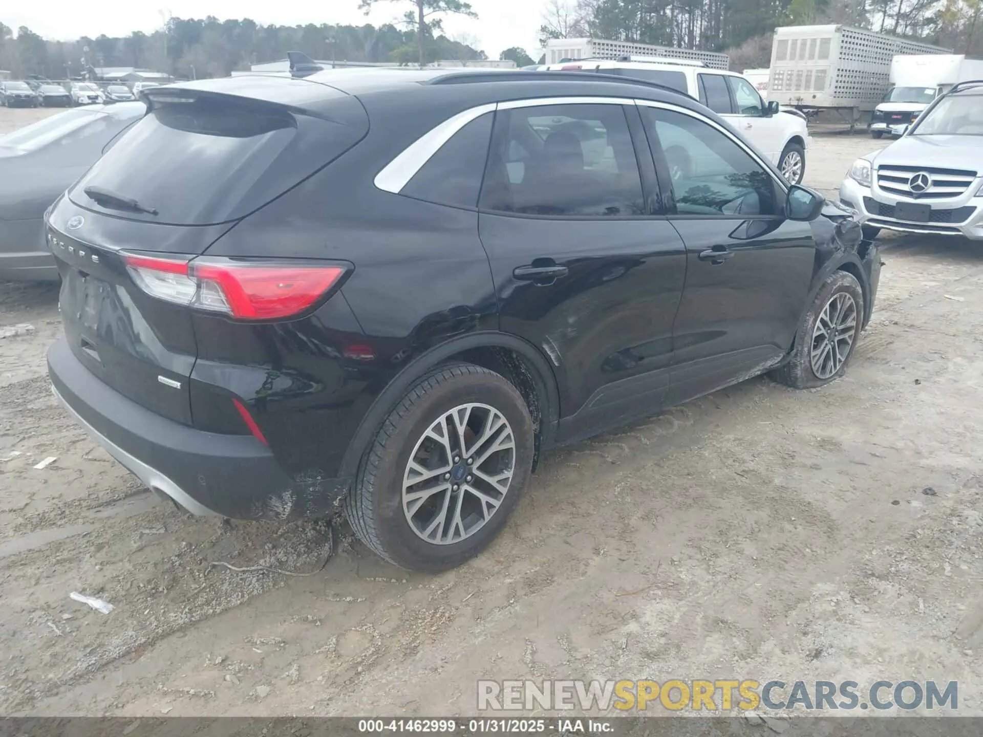 4 fotografías del automóvil dañado 1FMCU0H62LUA67220 FORD ESCAPE 2020