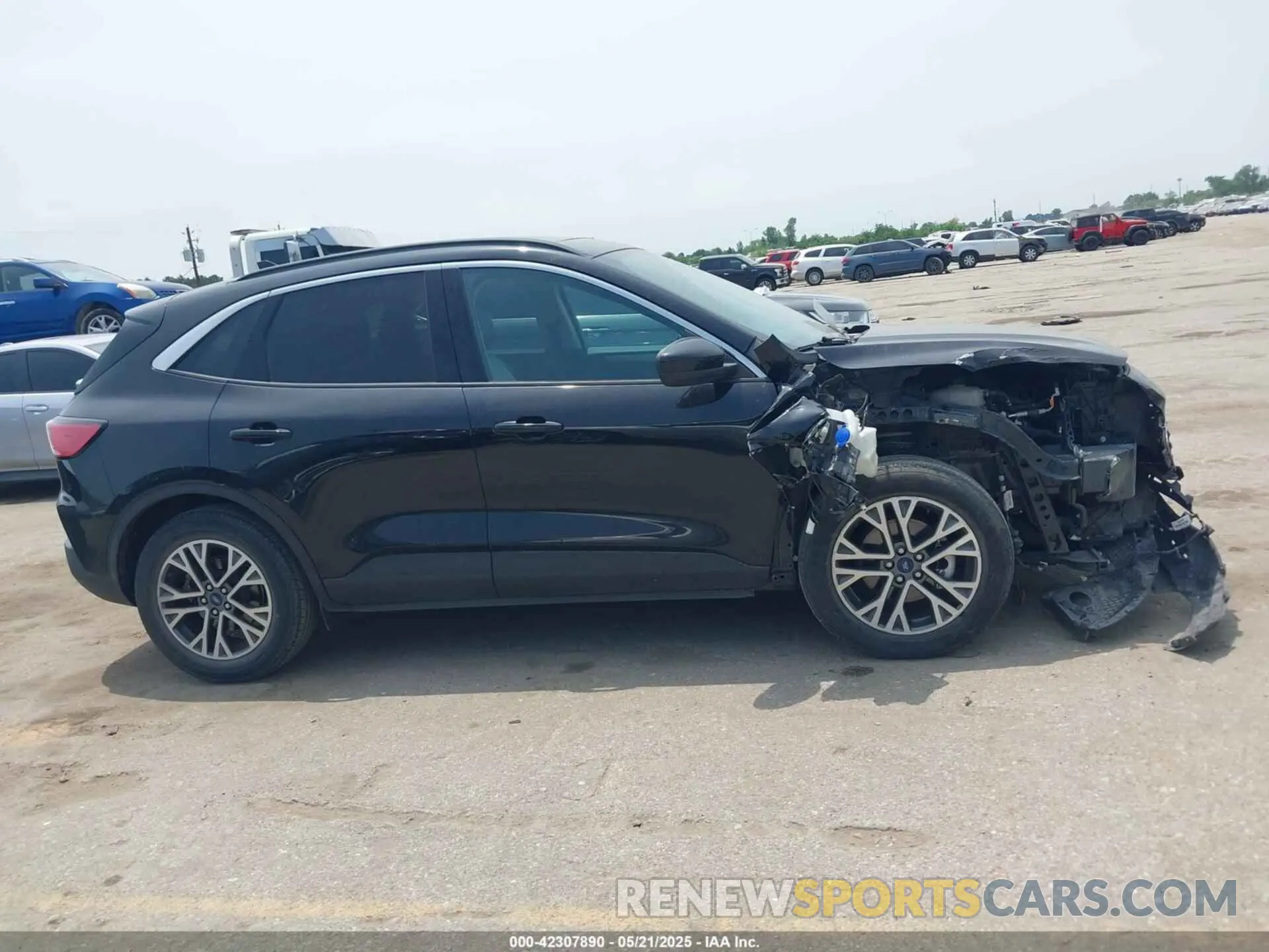 13 fotografías del automóvil dañado 1FMCU0H63LUA57506 FORD ESCAPE 2020