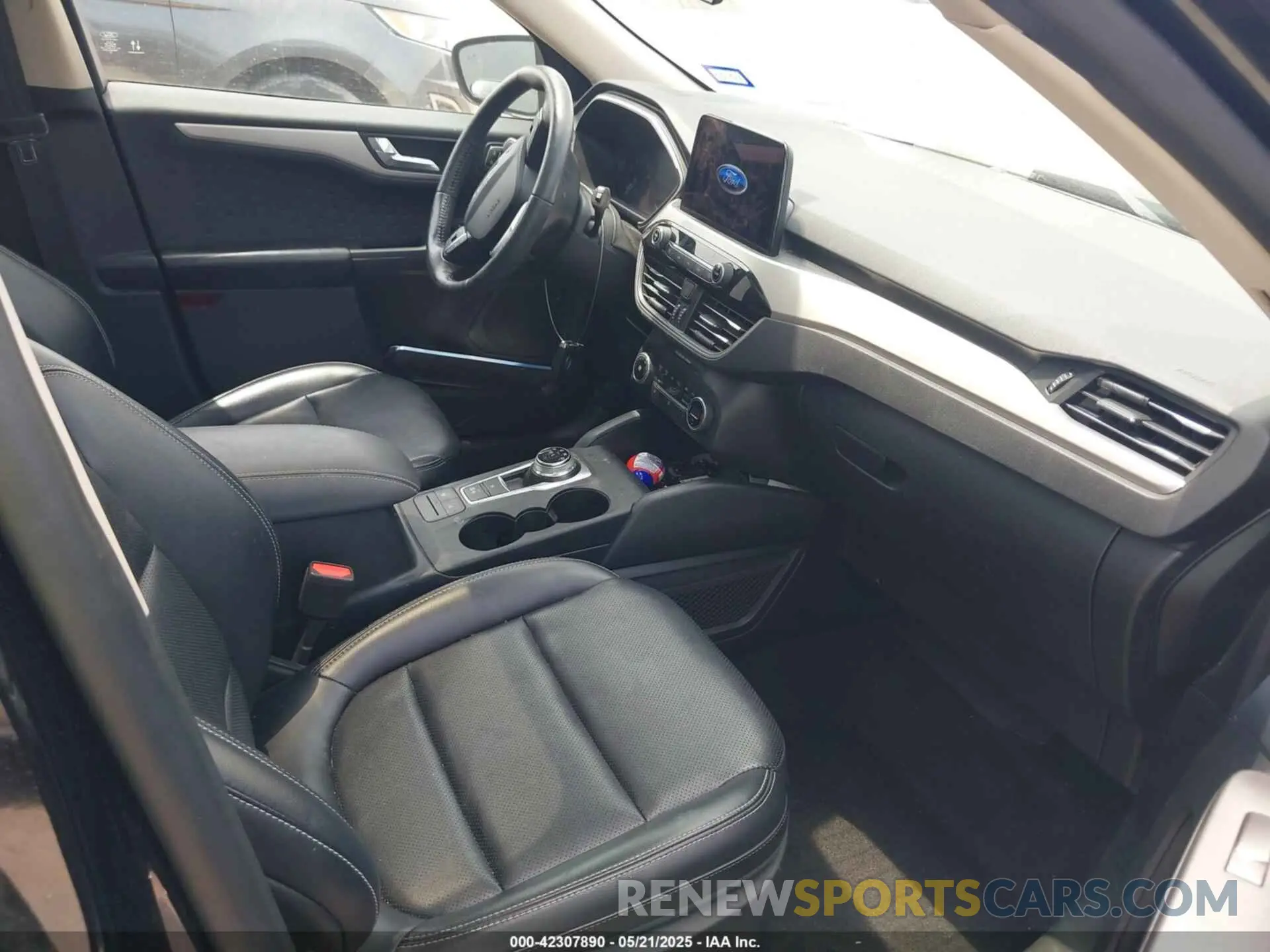 5 fotografías del automóvil dañado 1FMCU0H63LUA57506 FORD ESCAPE 2020