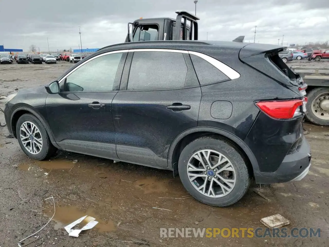 2 fotografías del automóvil dañado 1FMCU0H64LUA32985 FORD ESCAPE 2020