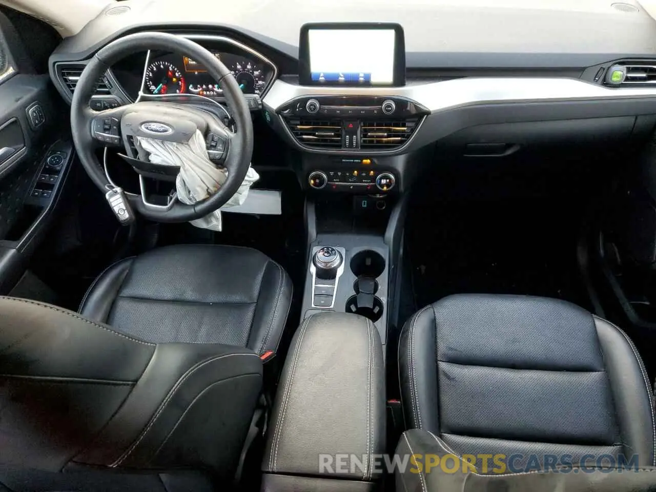 8 fotografías del automóvil dañado 1FMCU0H64LUA74184 FORD ESCAPE 2020