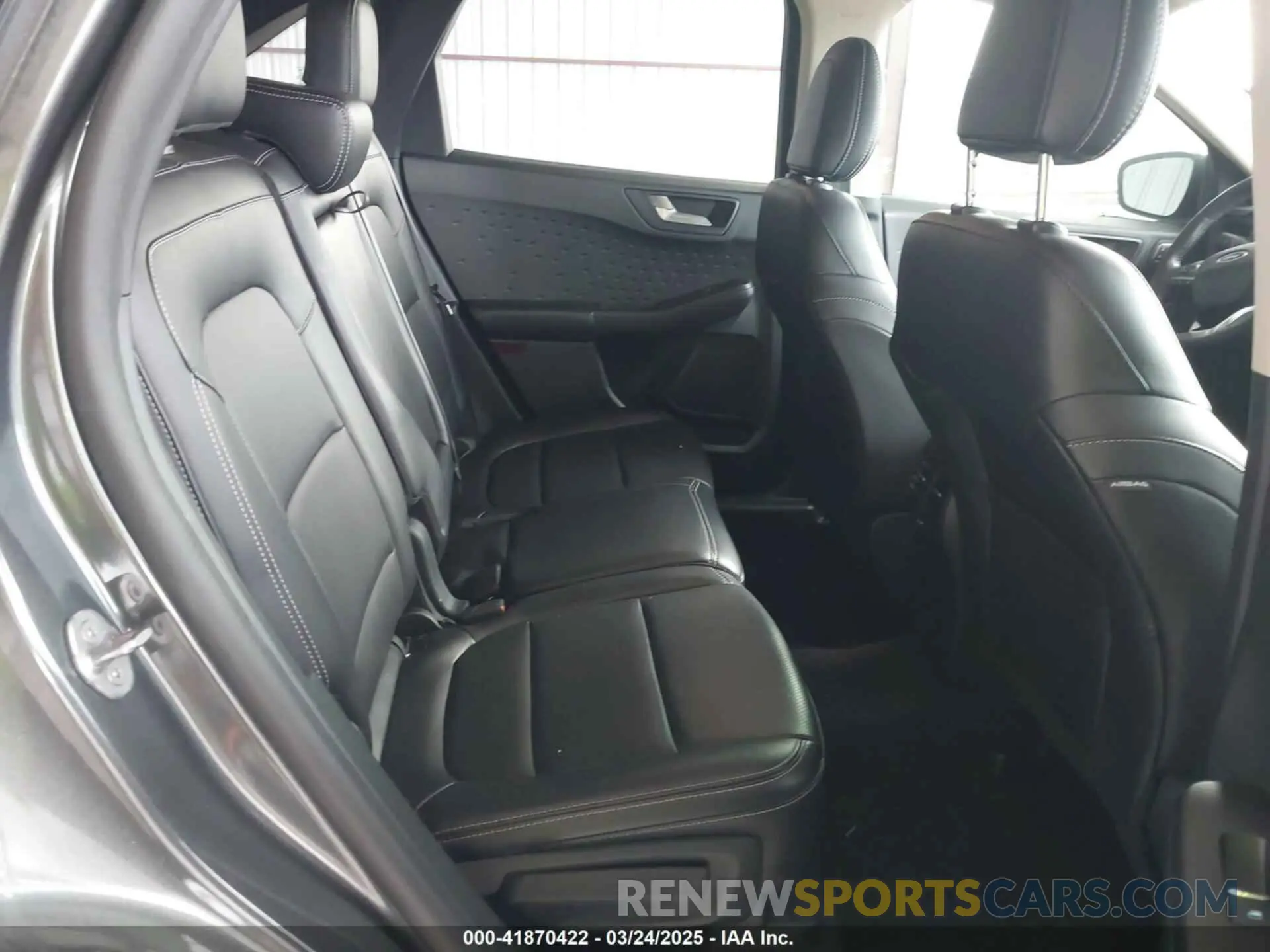 8 fotografías del automóvil dañado 1FMCU0H64LUA94404 FORD ESCAPE 2020