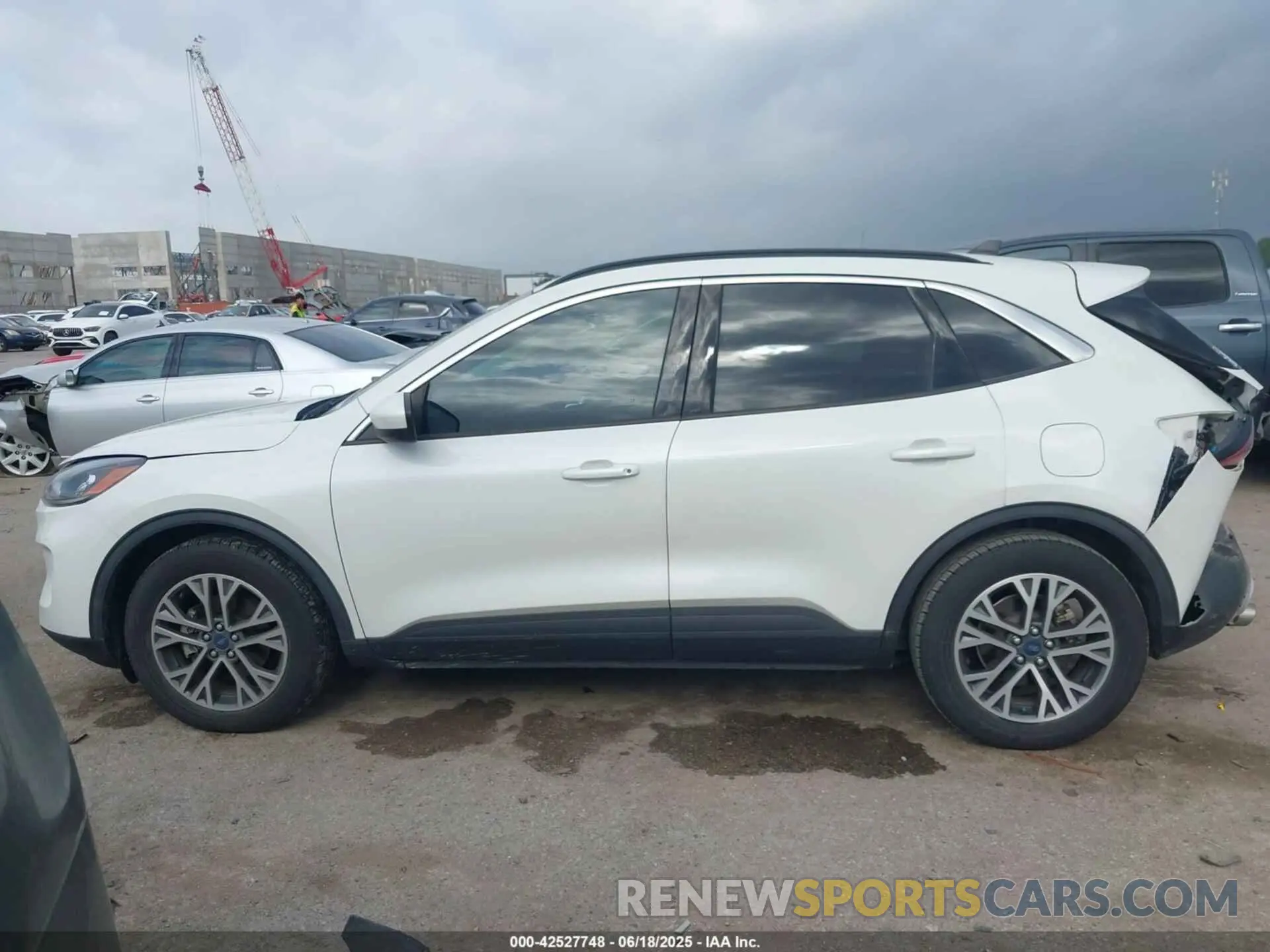 14 fotografías del automóvil dañado 1FMCU0H64LUB23965 FORD ESCAPE 2020