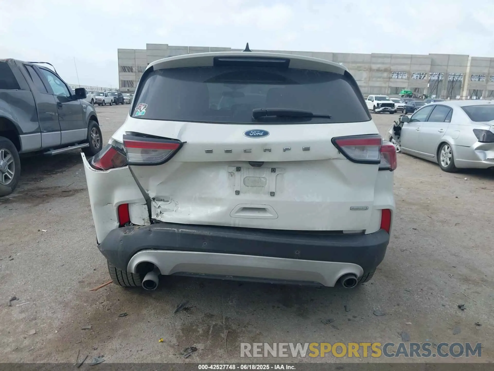 16 fotografías del automóvil dañado 1FMCU0H64LUB23965 FORD ESCAPE 2020