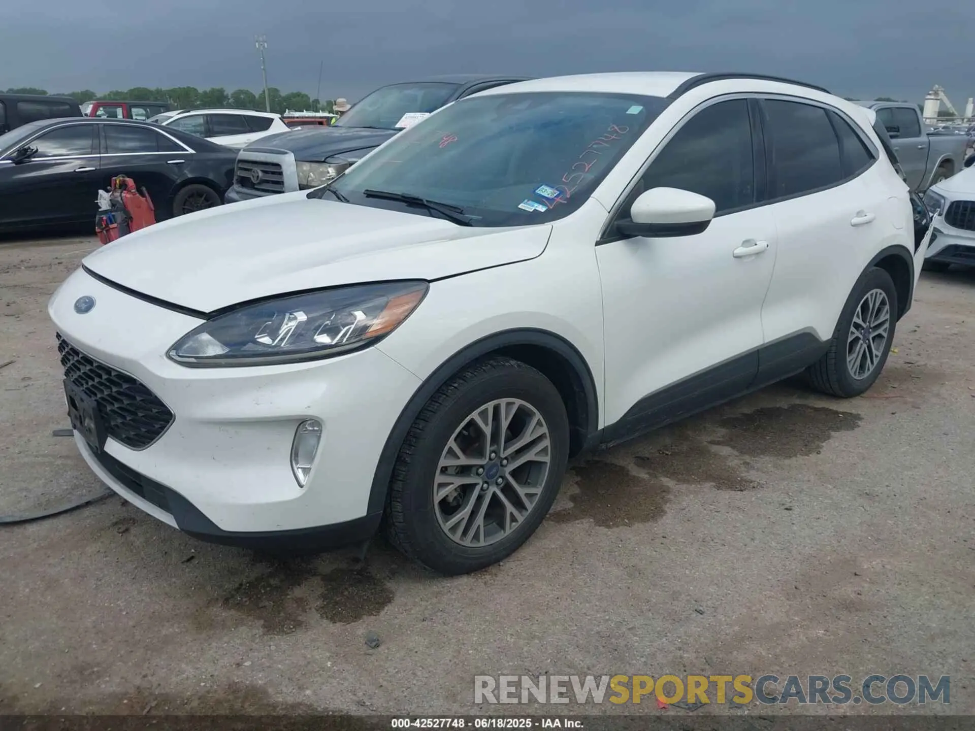 2 fotografías del automóvil dañado 1FMCU0H64LUB23965 FORD ESCAPE 2020