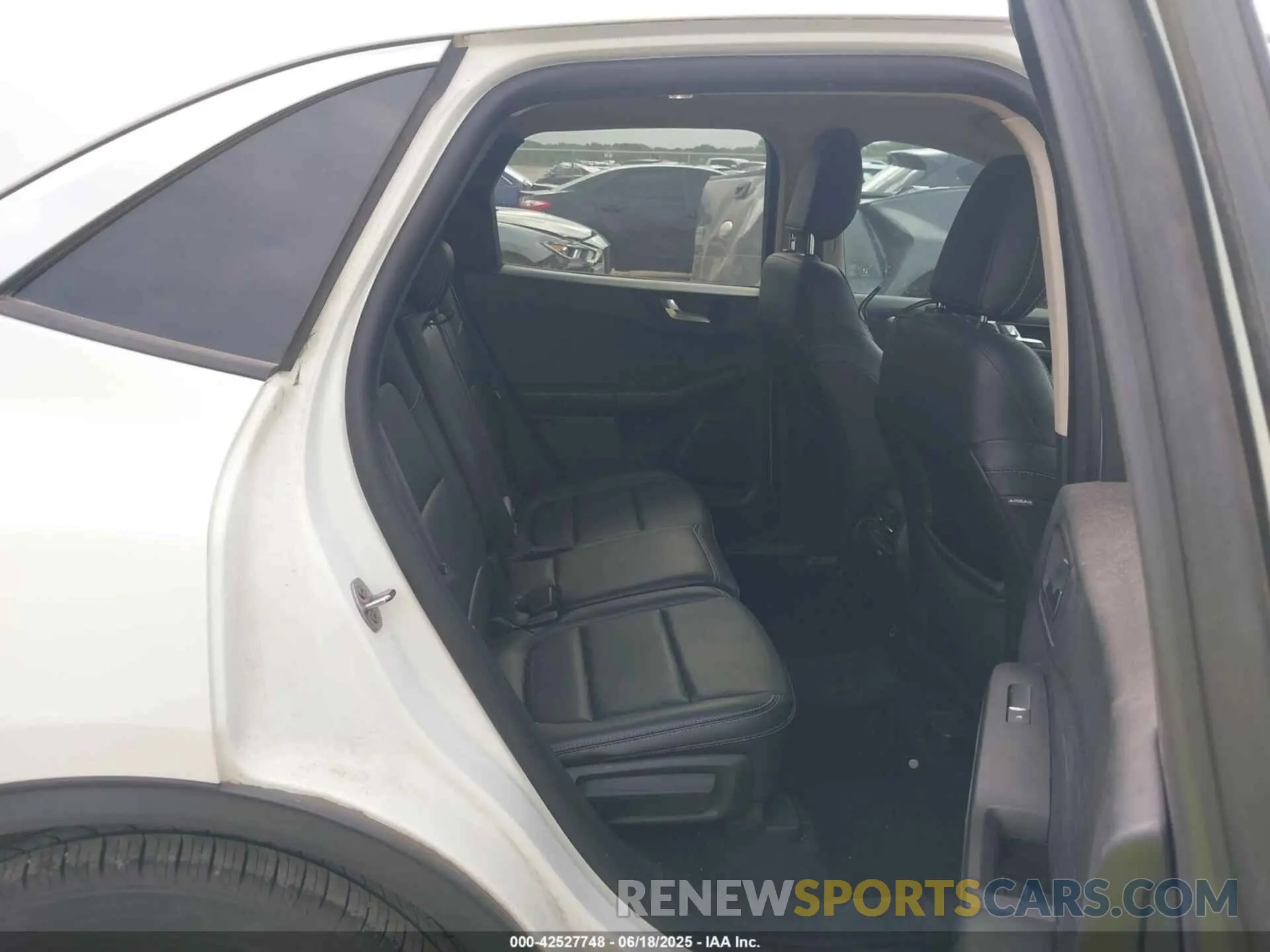 8 fotografías del automóvil dañado 1FMCU0H64LUB23965 FORD ESCAPE 2020