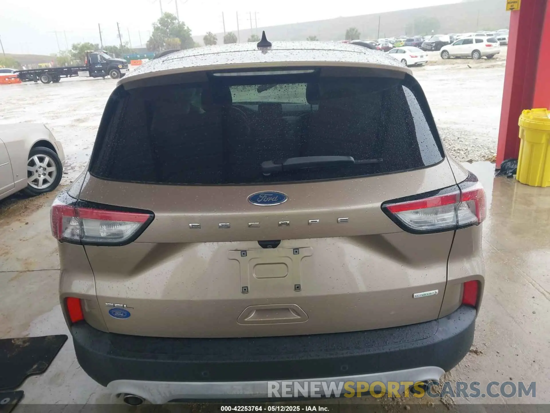 15 fotografías del automóvil dañado 1FMCU0H64LUB89853 FORD ESCAPE 2020