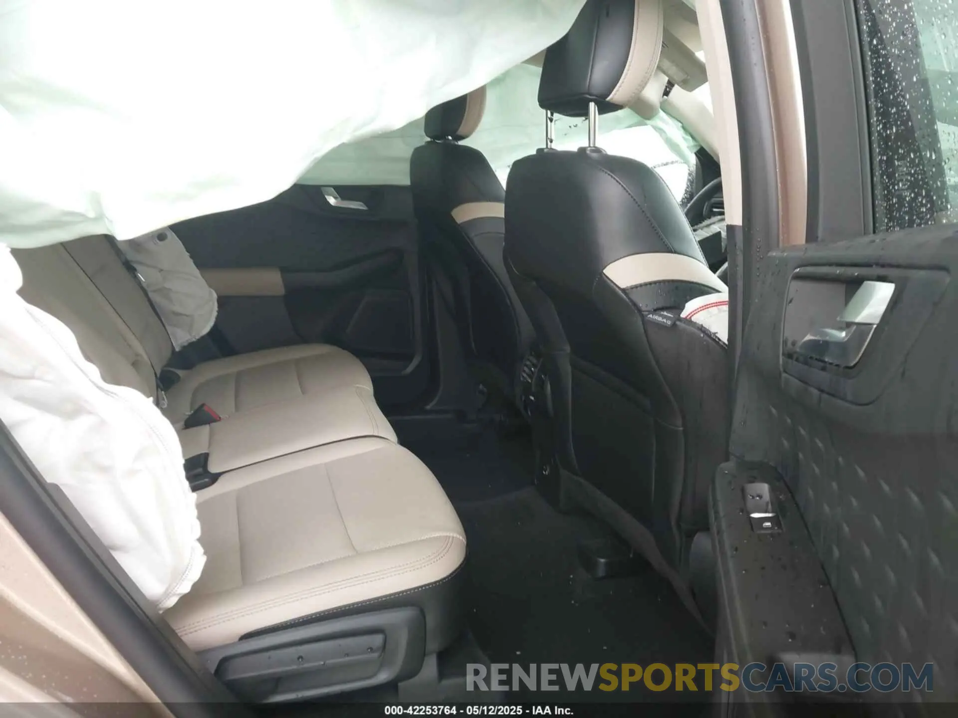 8 fotografías del automóvil dañado 1FMCU0H64LUB89853 FORD ESCAPE 2020