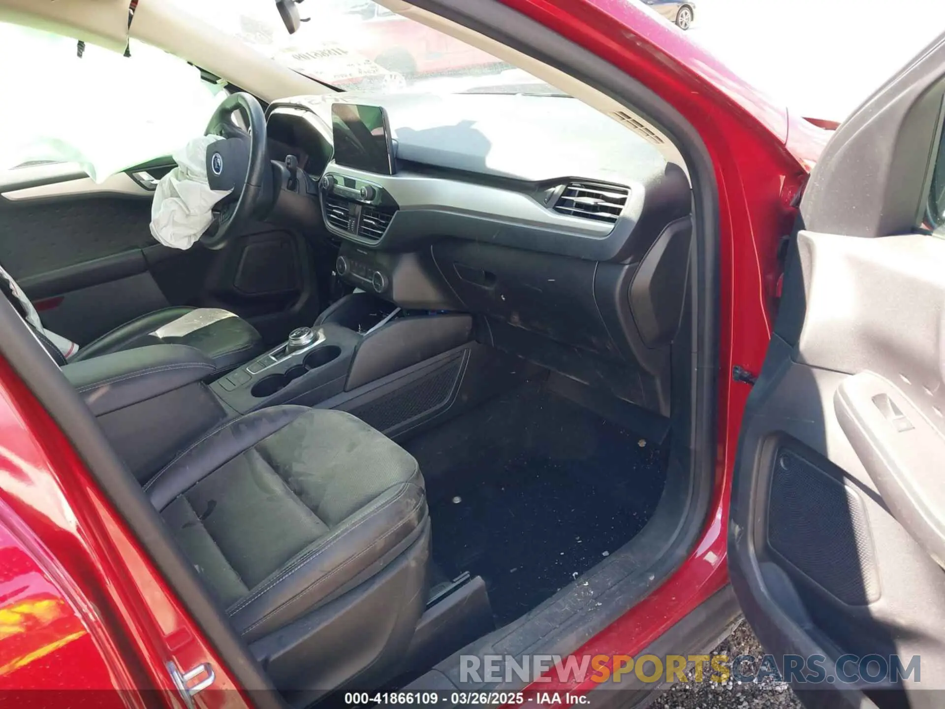 5 fotografías del automóvil dañado 1FMCU0H65LUB62435 FORD ESCAPE 2020