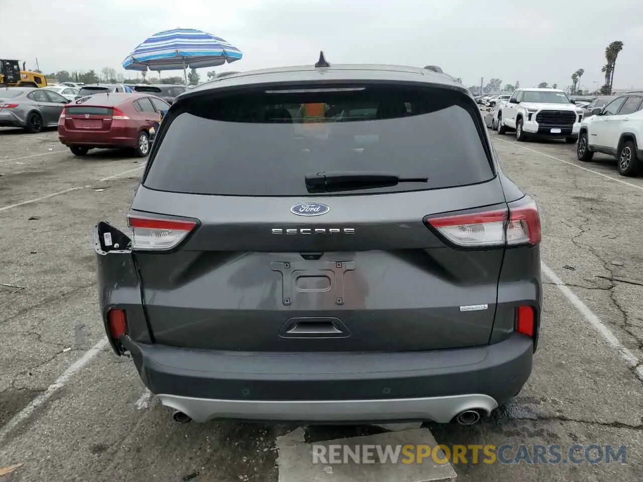 6 fotografías del automóvil dañado 1FMCU0H66LUB06018 FORD ESCAPE 2020