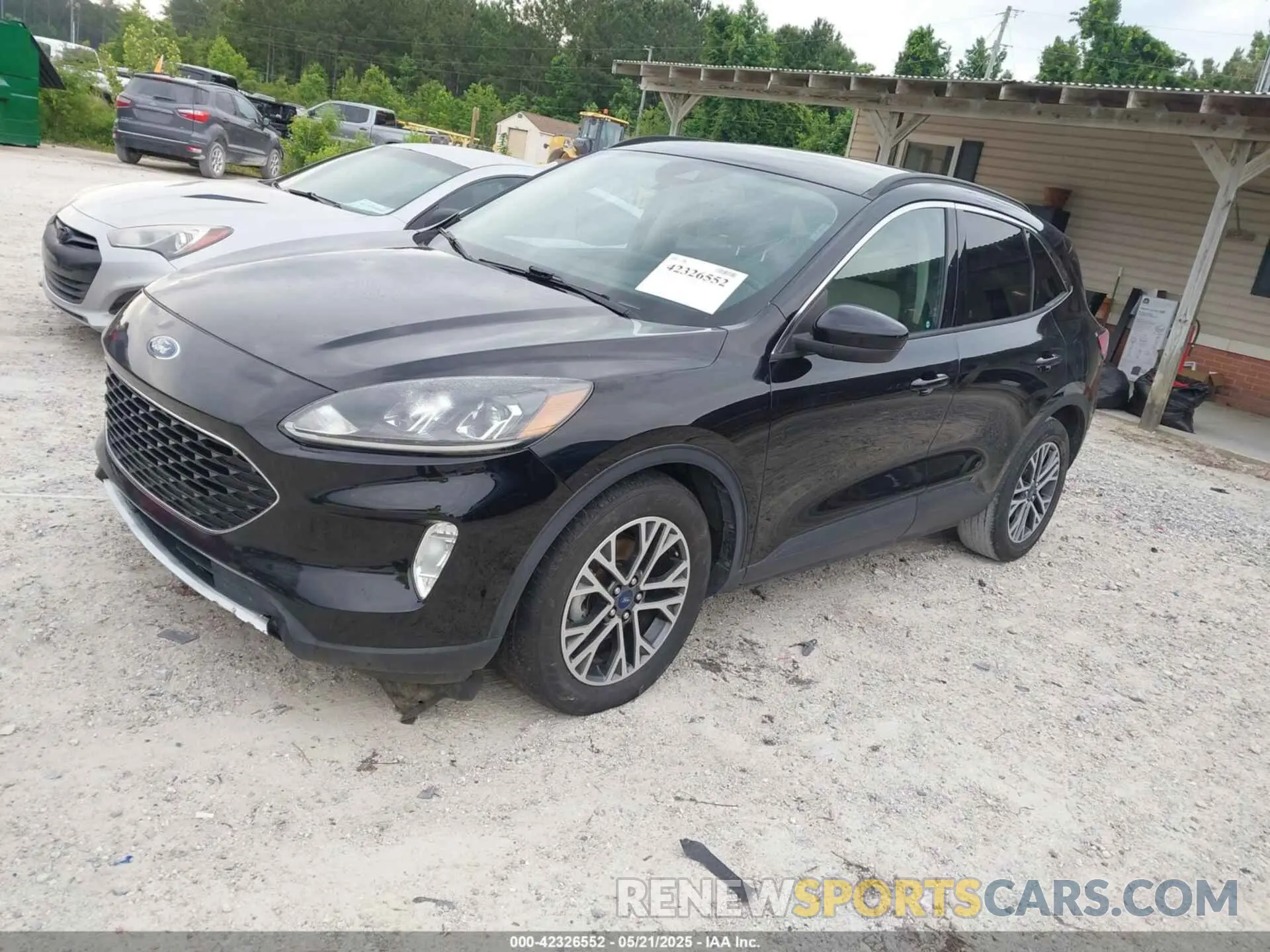 2 fotografías del automóvil dañado 1FMCU0H66LUB10277 FORD ESCAPE 2020