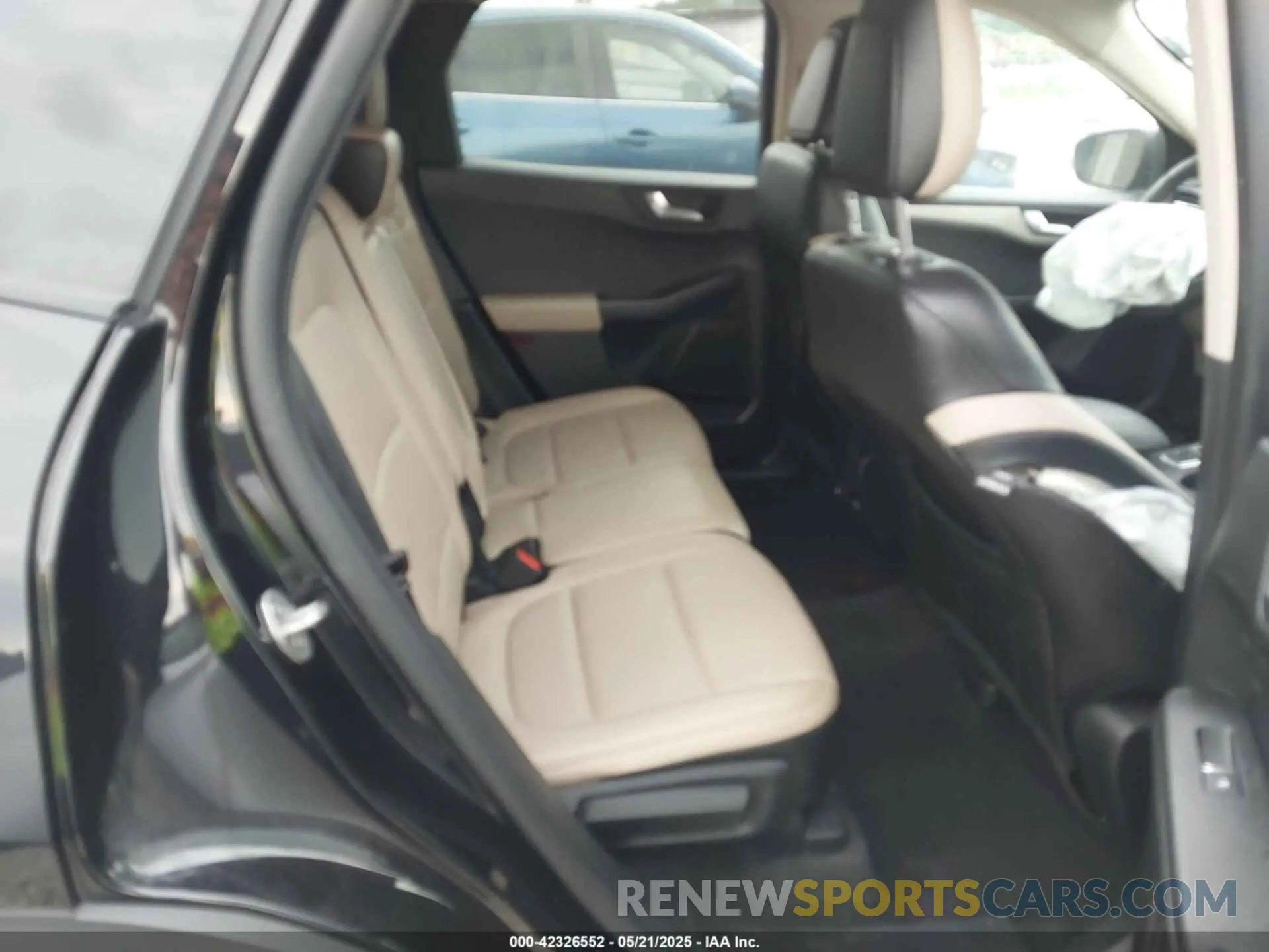 8 fotografías del automóvil dañado 1FMCU0H66LUB10277 FORD ESCAPE 2020