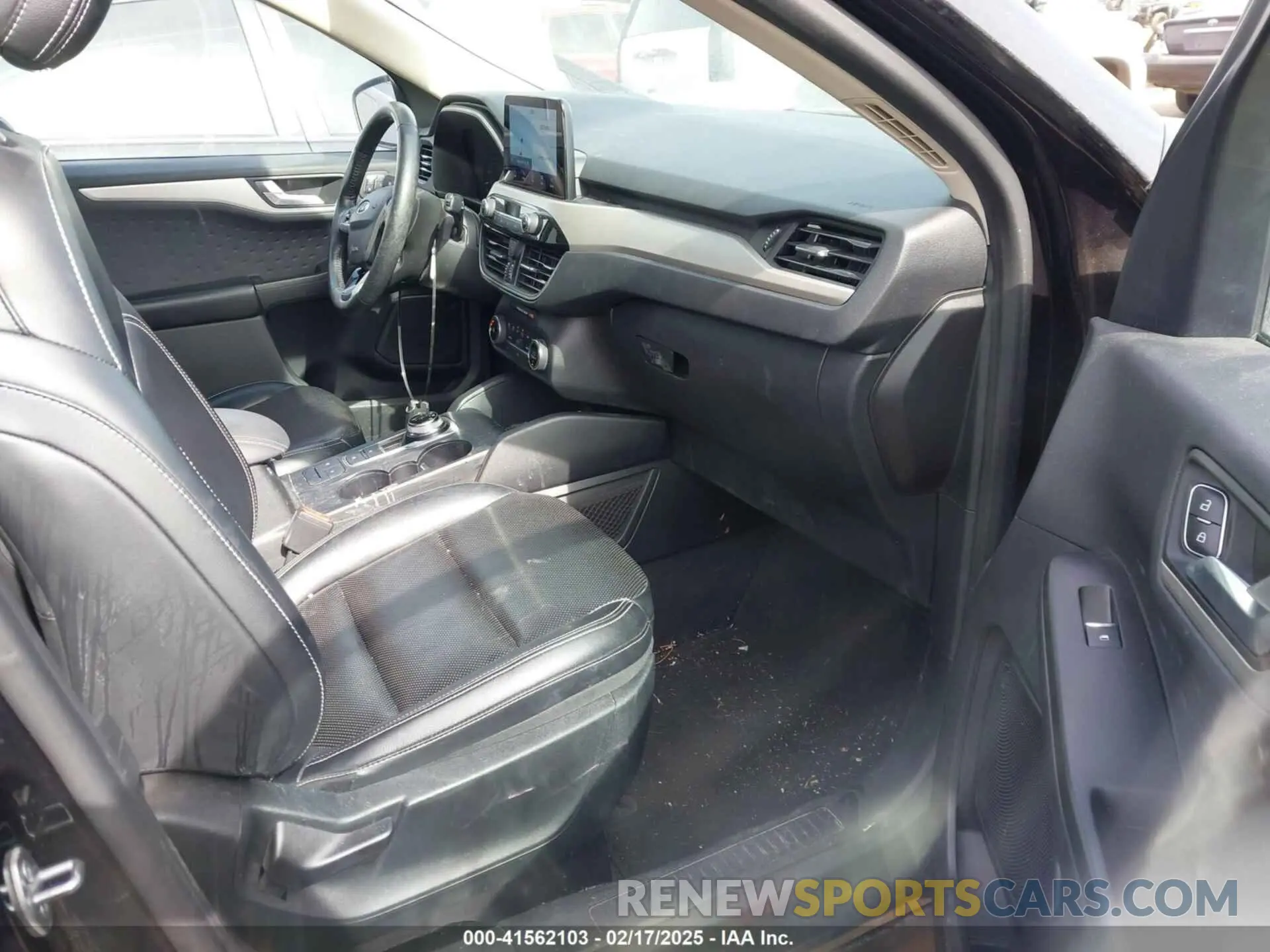 5 fotografías del automóvil dañado 1FMCU0H66LUC20195 FORD ESCAPE 2020