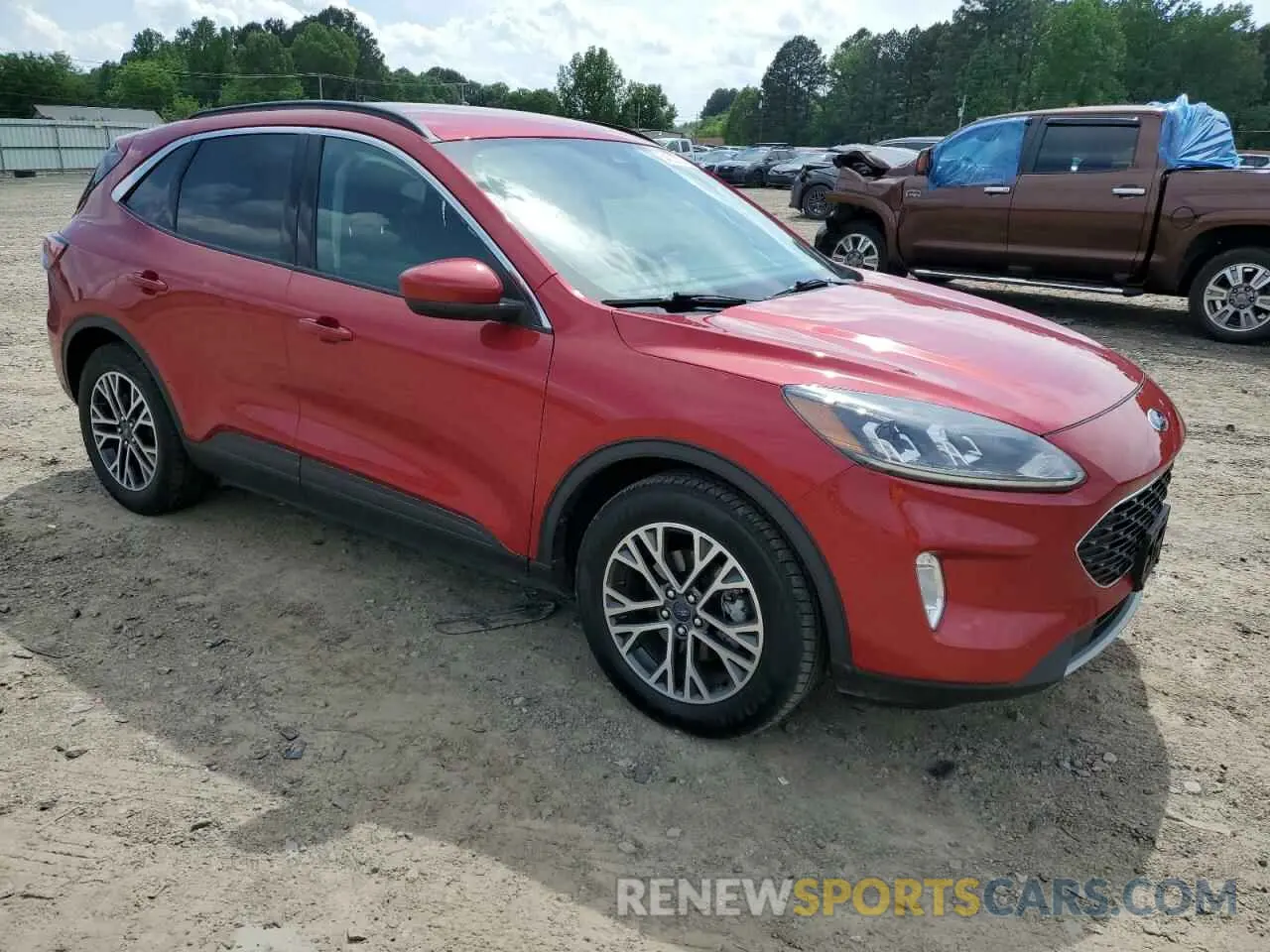 4 fotografías del automóvil dañado 1FMCU0H67LUA93652 FORD ESCAPE 2020