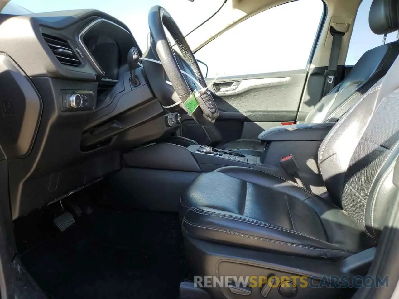 7 fotografías del automóvil dañado 1FMCU0H68LUB10443 FORD ESCAPE 2020
