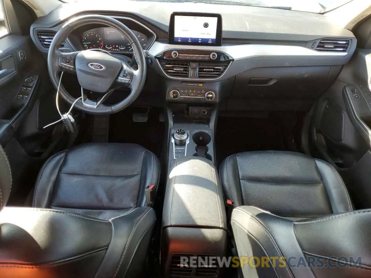 8 fotografías del automóvil dañado 1FMCU0H68LUB10443 FORD ESCAPE 2020