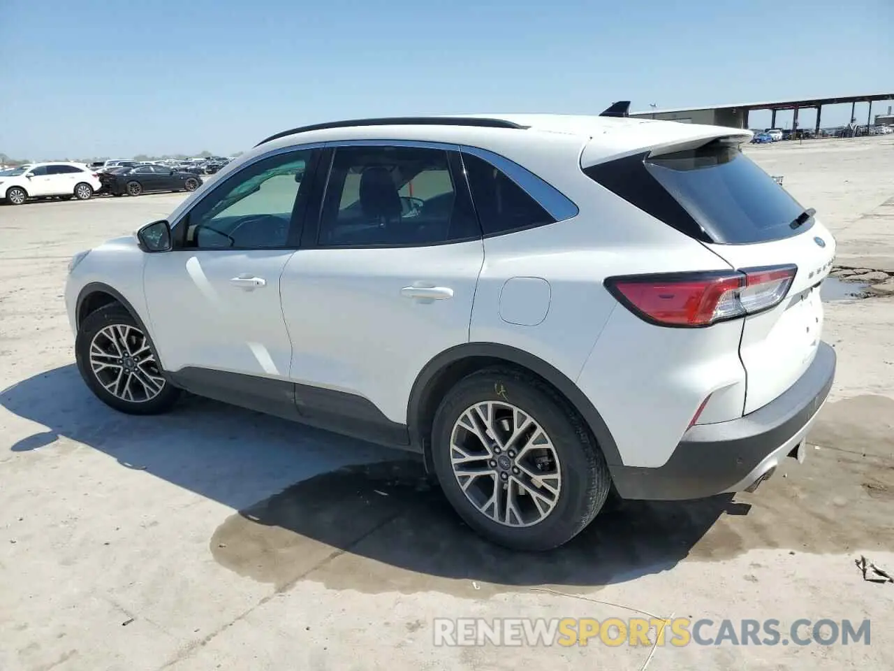 2 fotografías del automóvil dañado 1FMCU0H69LUA31315 FORD ESCAPE 2020