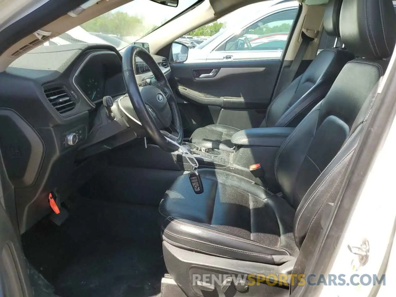 7 fotografías del automóvil dañado 1FMCU0H69LUA31315 FORD ESCAPE 2020