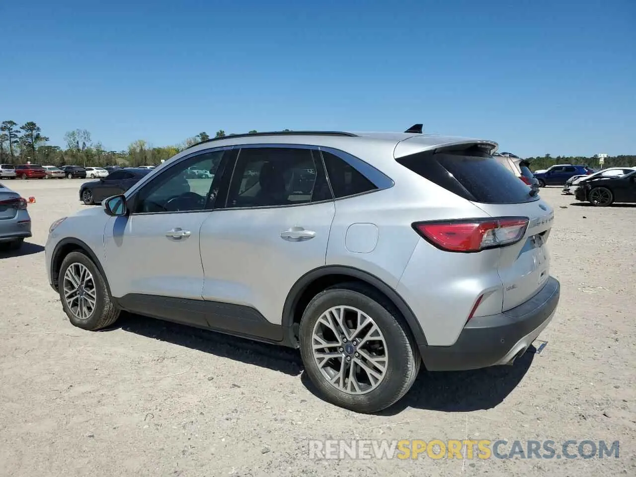 2 fotografías del automóvil dañado 1FMCU0H69LUA81034 FORD ESCAPE 2020
