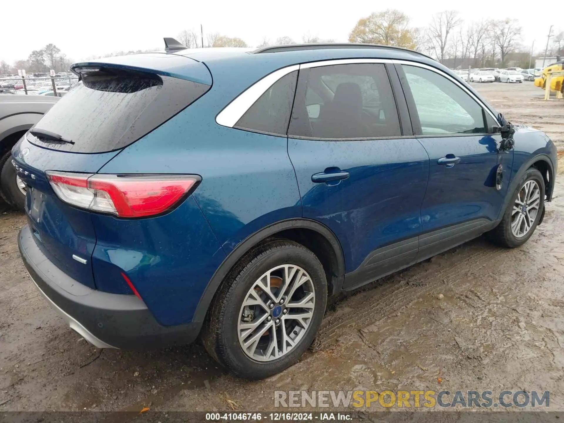 4 fotografías del automóvil dañado 1FMCU0H69LUA82961 FORD ESCAPE 2020