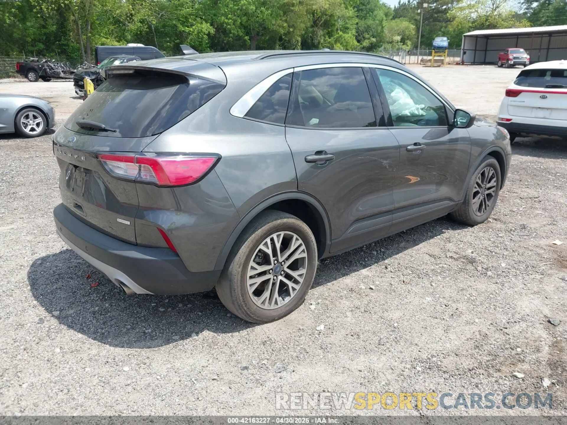 4 fotografías del automóvil dañado 1FMCU0H69LUB18115 FORD ESCAPE 2020