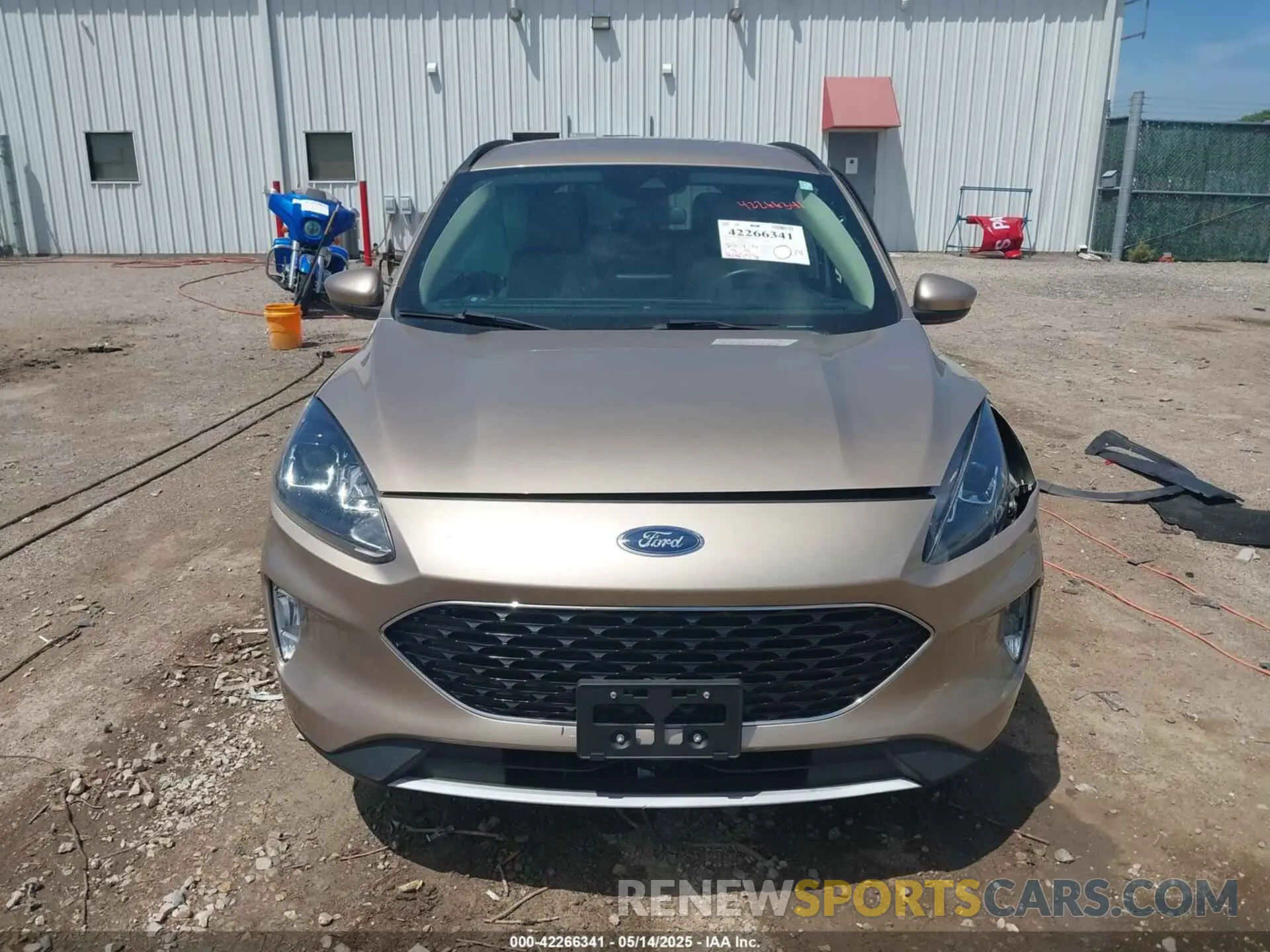 13 fotografías del automóvil dañado 1FMCU0H69LUB23895 FORD ESCAPE 2020