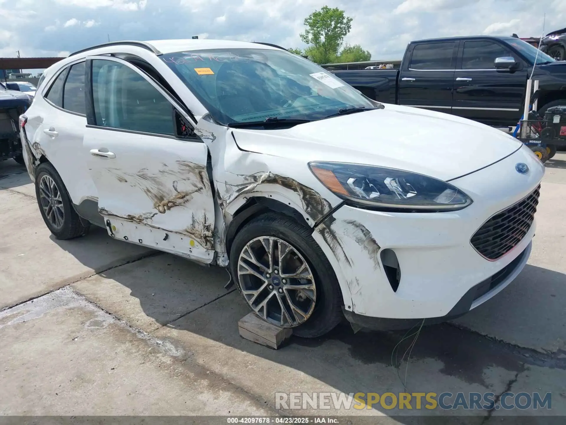 1 fotografías del automóvil dañado 1FMCU0H69LUB75138 FORD ESCAPE 2020