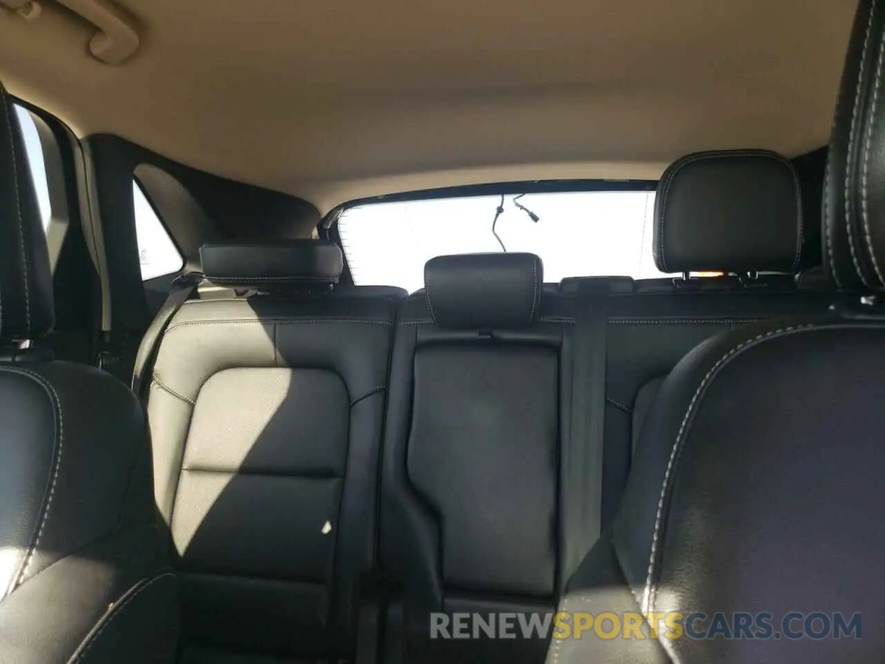 10 fotografías del automóvil dañado 1FMCU0H69LUB96765 FORD ESCAPE 2020